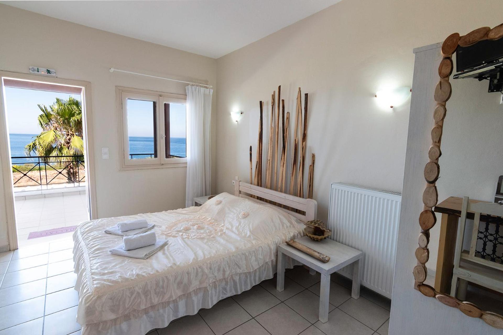 Sea View Suite Метана Екстер'єр фото